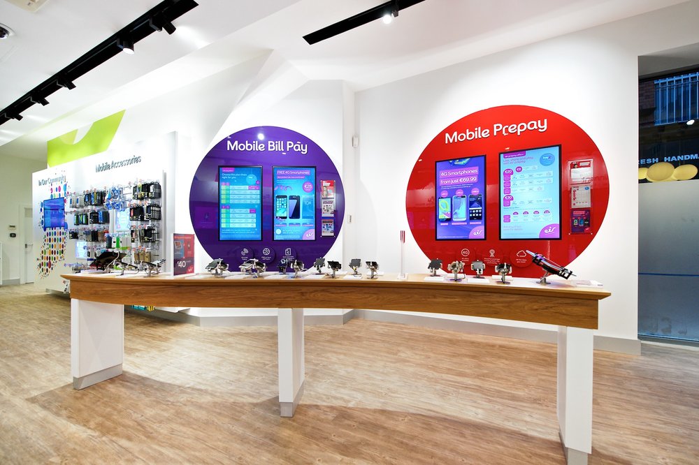 eir flagship store fitout